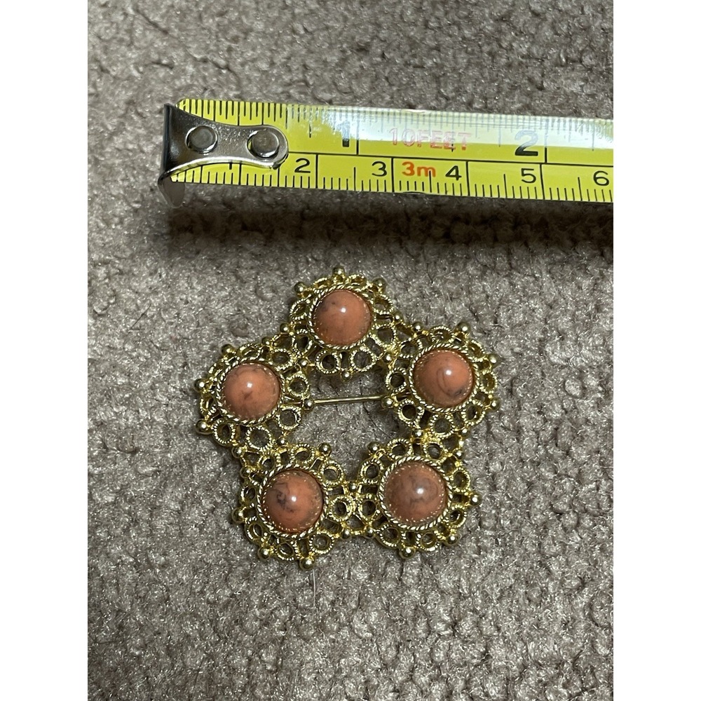 Sarah Coventry Gold Salmon stone Brooch pin Scarf Holder Grandma Core Vintage‎